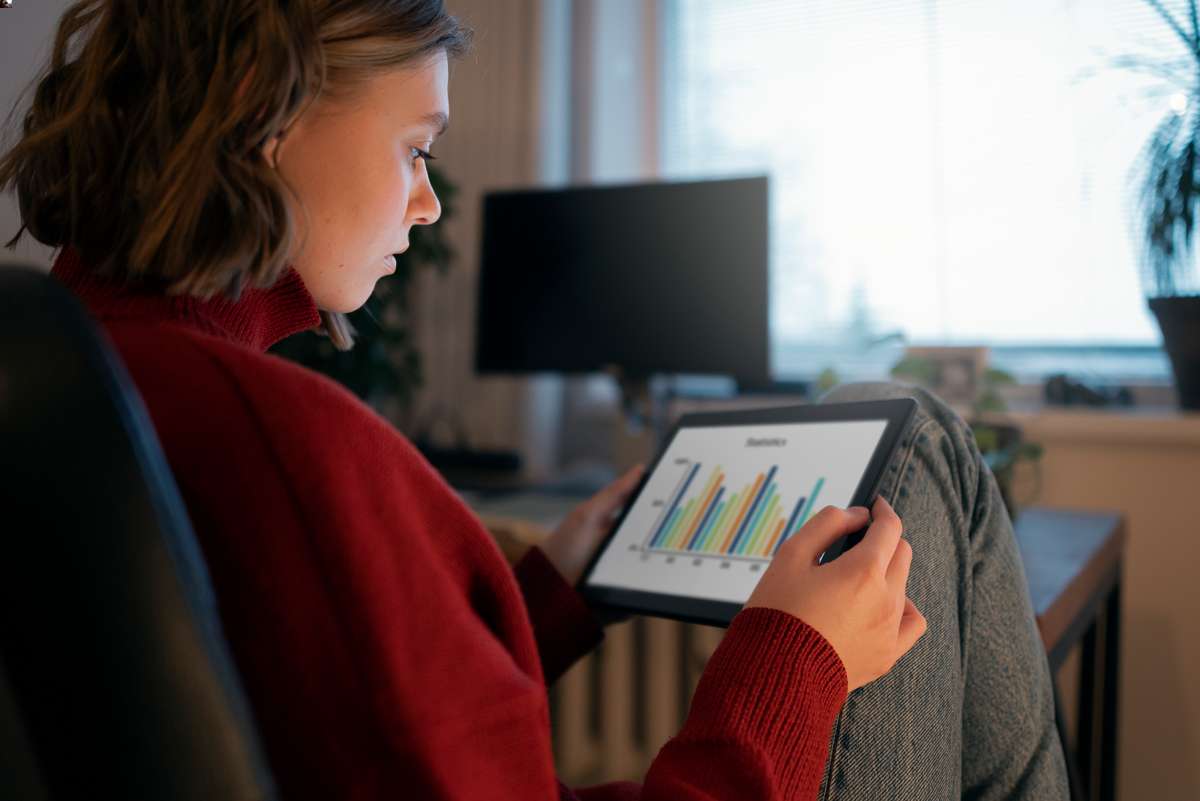 Nowoczesne monitorowanie energii elektrycznej – jakie są korzyści? monitorowanie energii elektrycznej Pozyskiwanie informacji ilości zużytej energii