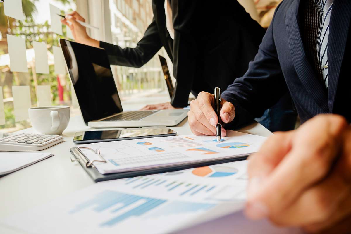 What elements does the BPM model consist of?